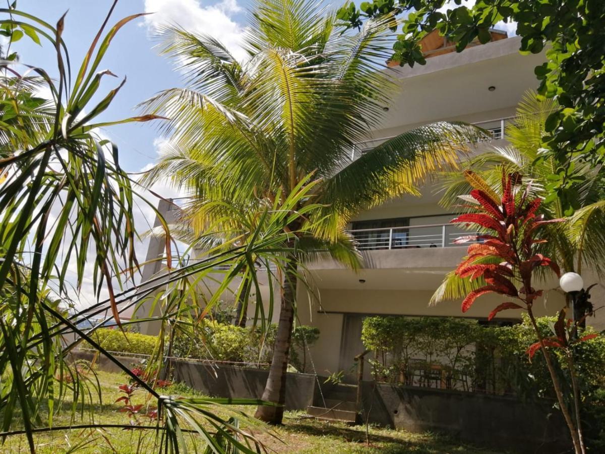 Riva Bella Lägenhet Port Louis Exteriör bild